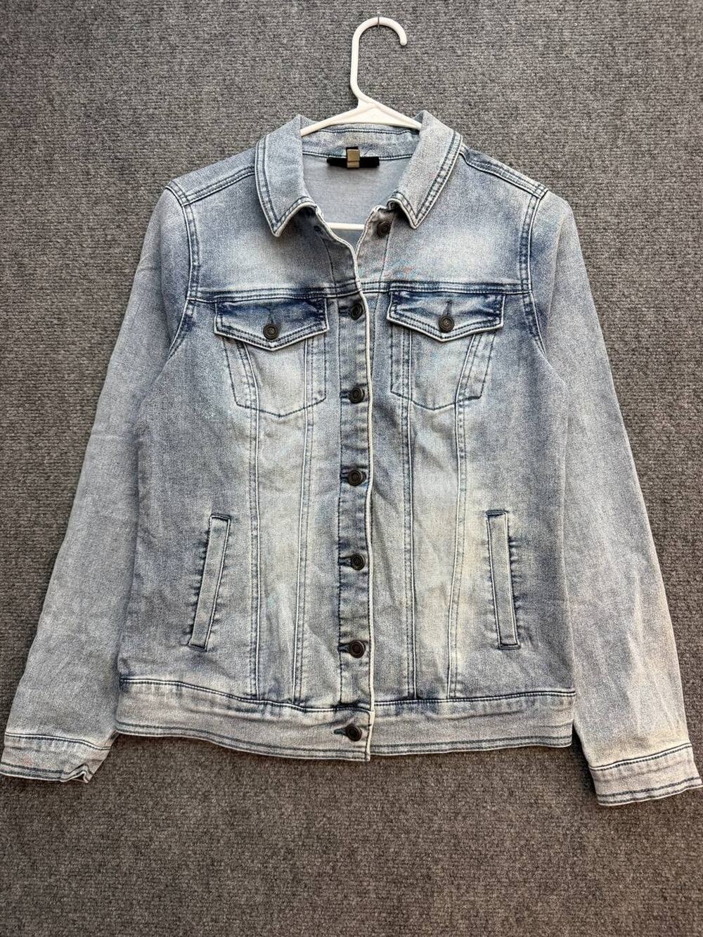 DG2 by Diane Gilman Women’s XS Light Acid Wash Denim Trucker Jacket